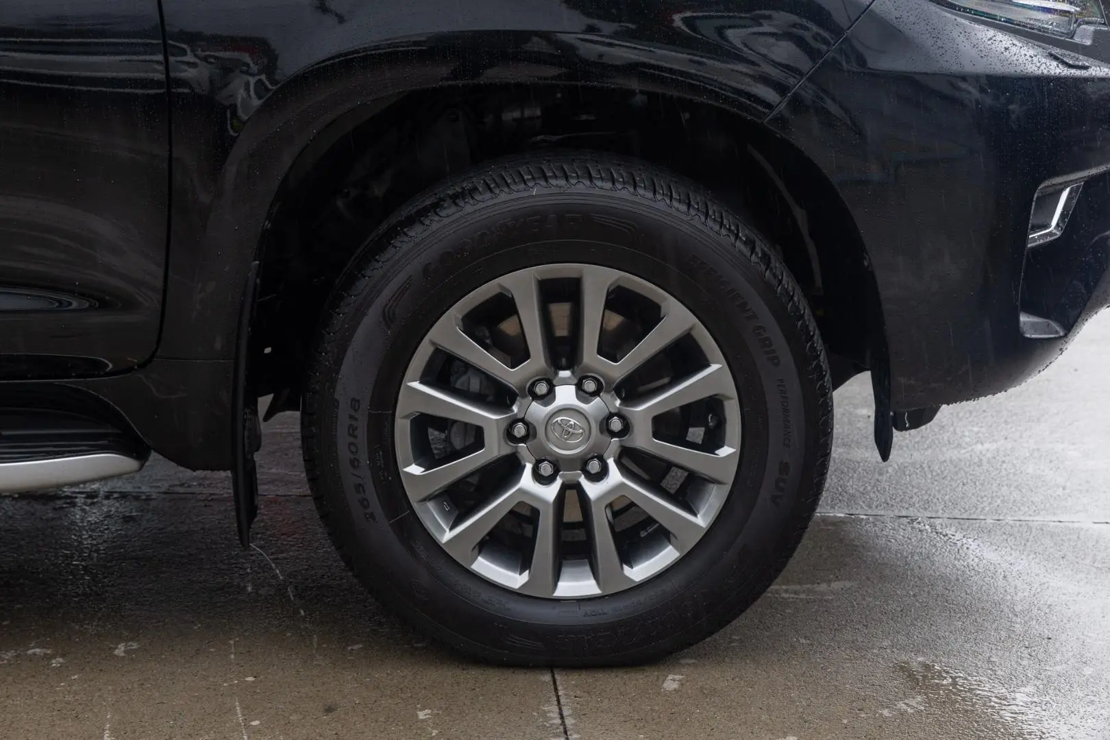 2019 Toyota Landcruiser Prado Gallery Image 21