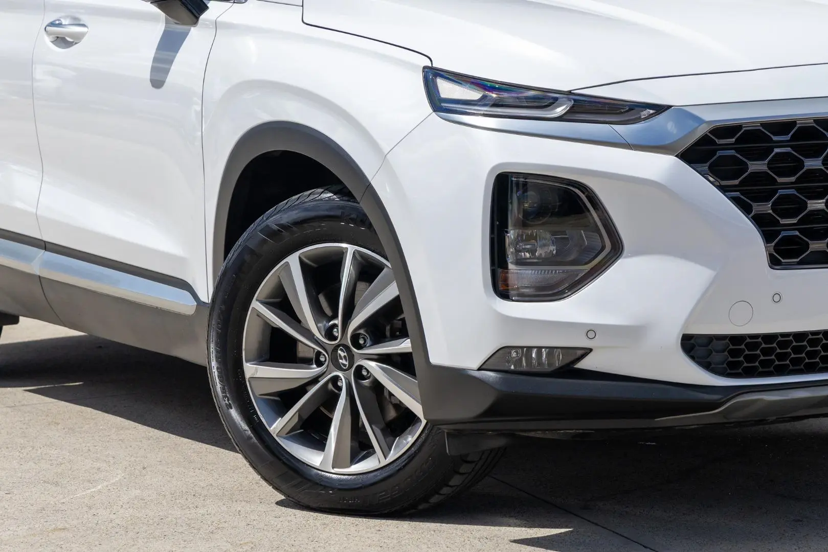 2020 Hyundai Santa Fe Gallery Image 6