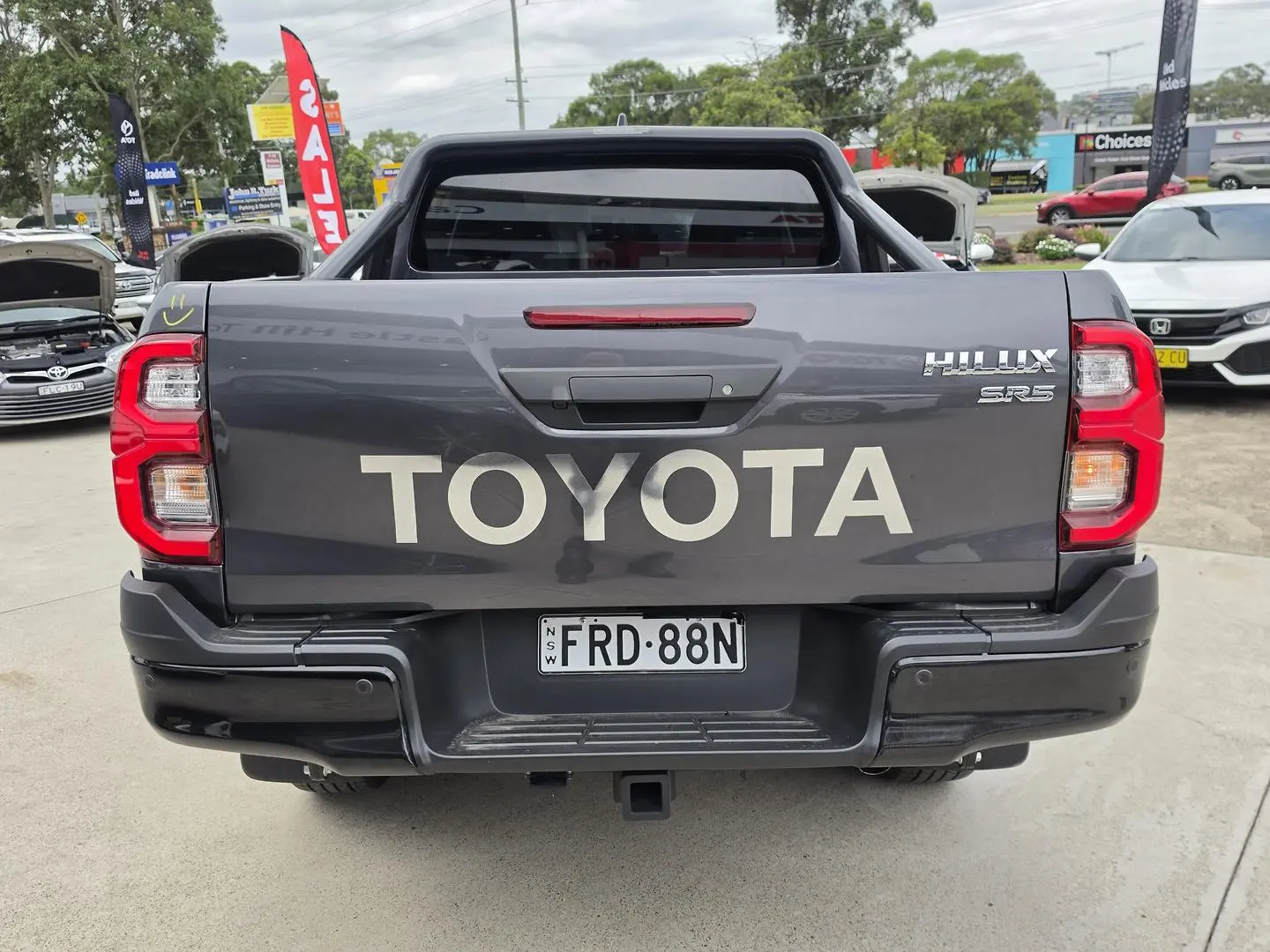 2025 Toyota Hilux Gallery Image 9