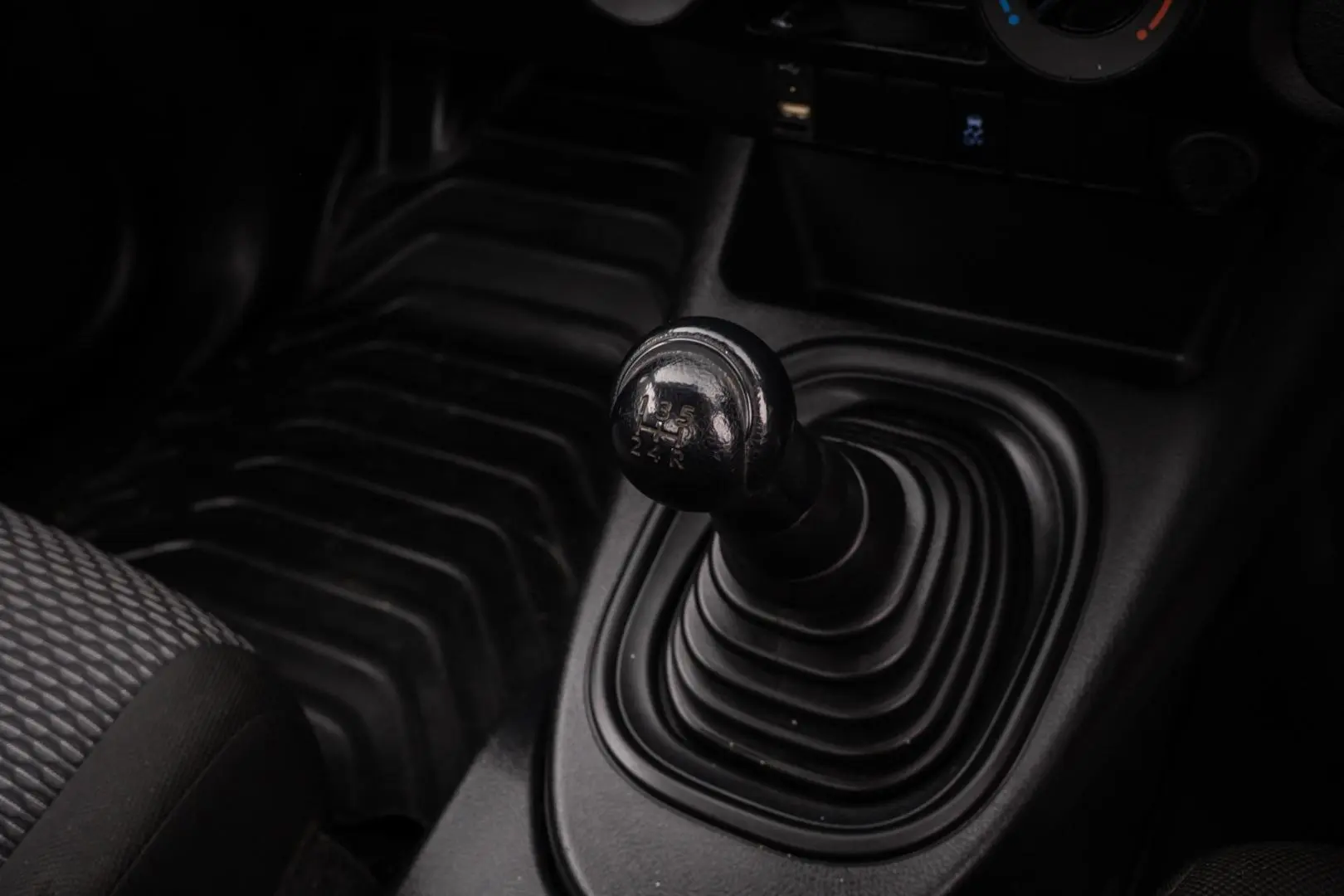 2018 Toyota Hilux Gallery Image 13