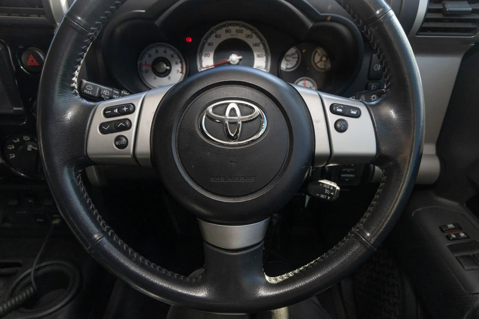 2016 Toyota FJ Cruiser Gallery Image 10