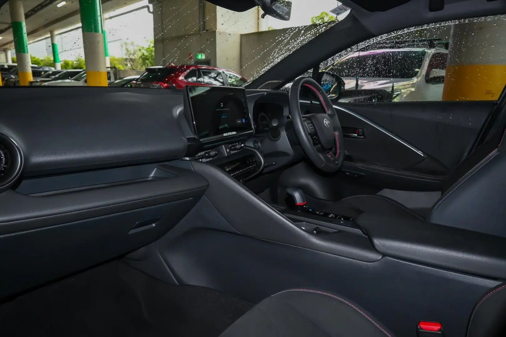 2025 Toyota C-HR Gallery Image 8