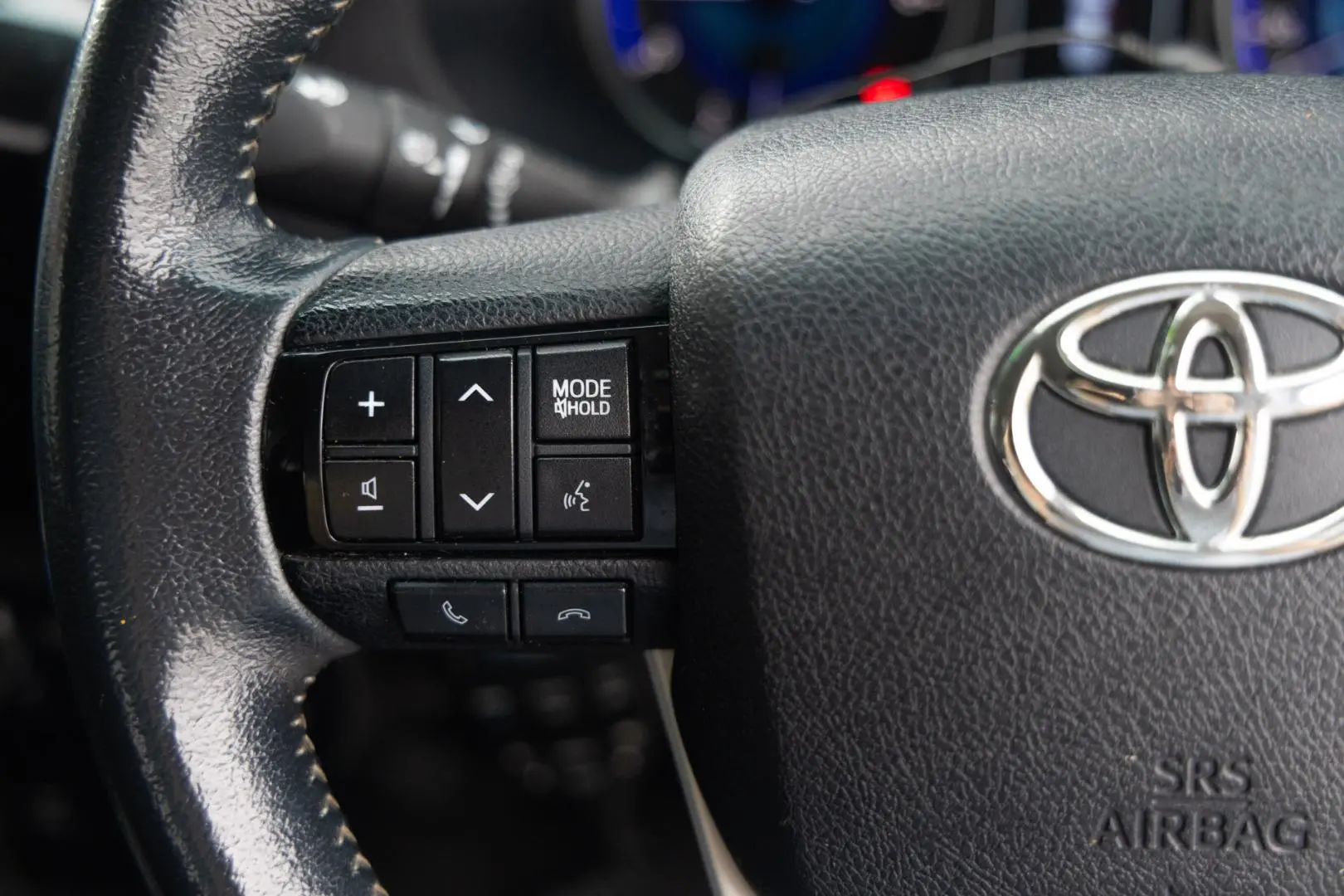 2016 Toyota Hilux Gallery Image 14