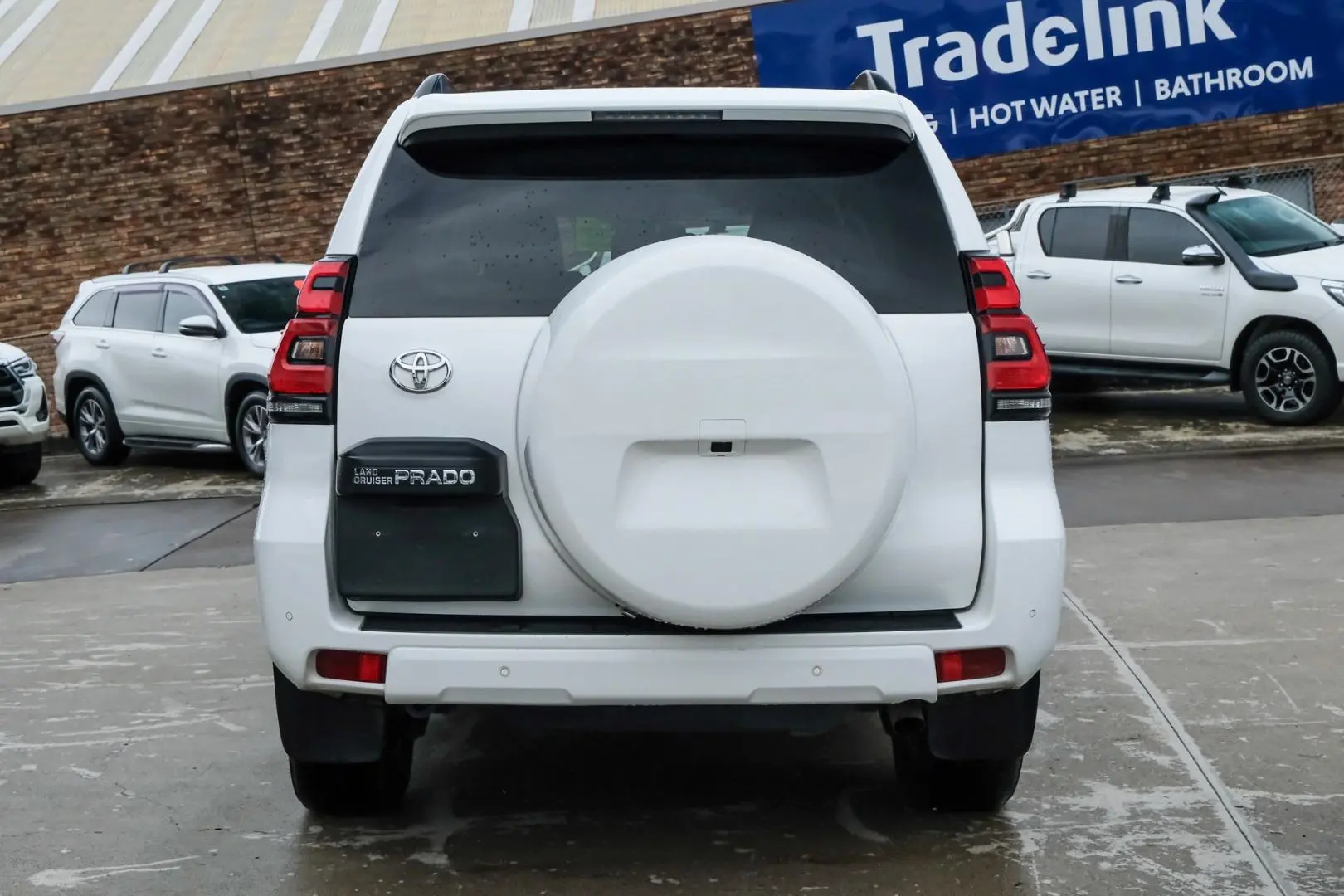 2023 Toyota Landcruiser Prado Gallery Image 5