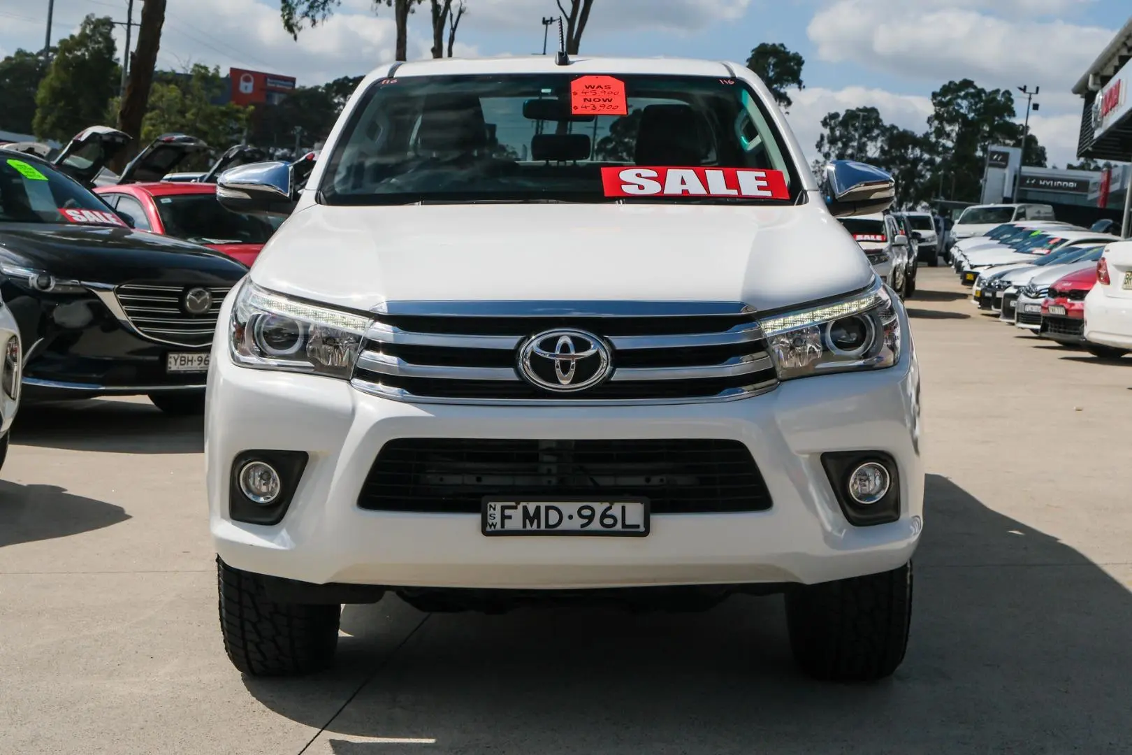 2016 Toyota Hilux Gallery Image 4