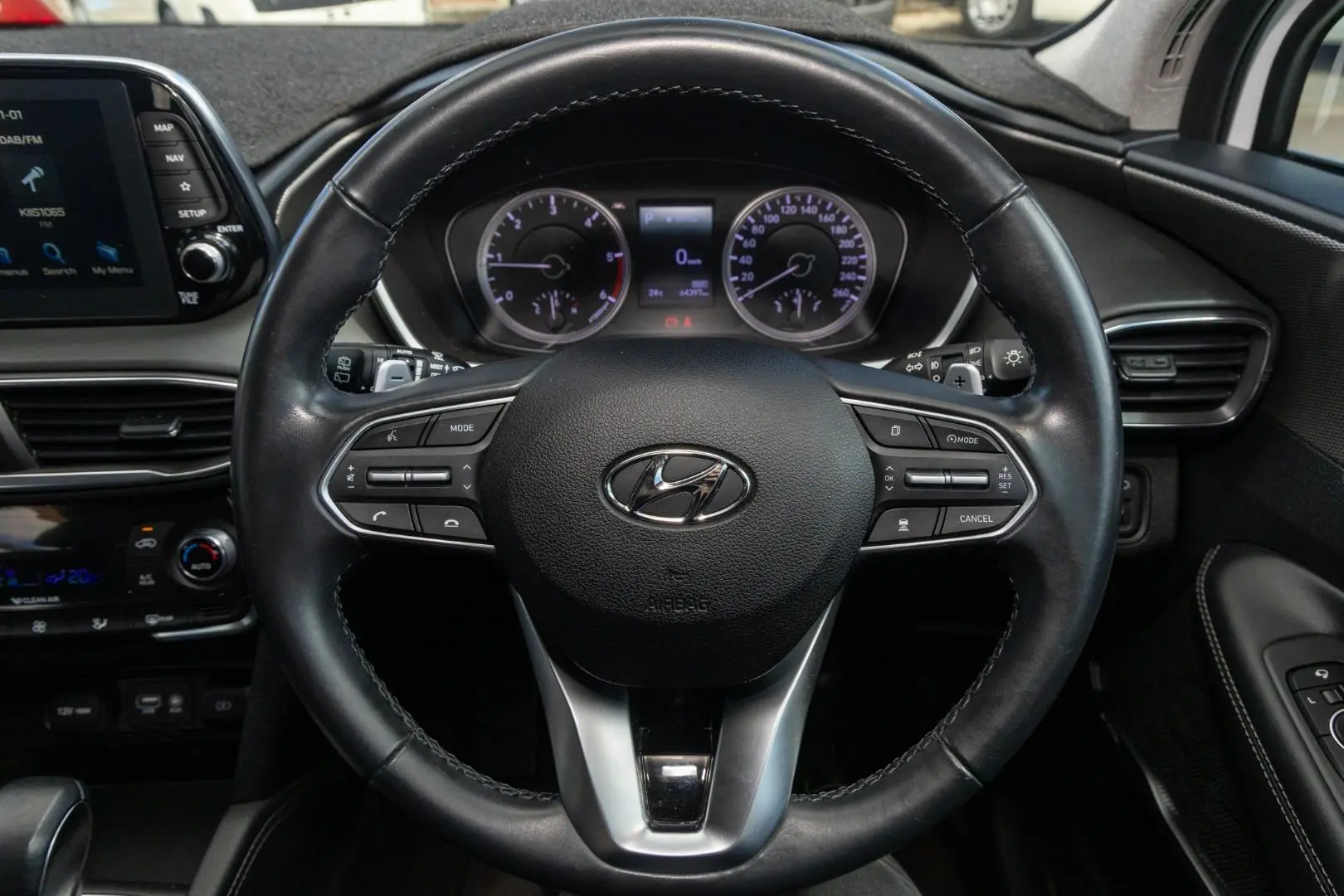 2020 Hyundai Santa Fe Gallery Image 10