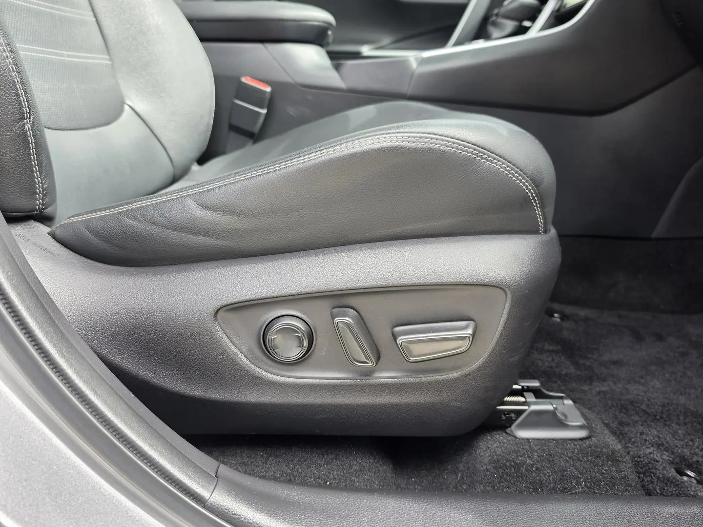 2023 Toyota RAV4 Gallery Image 22