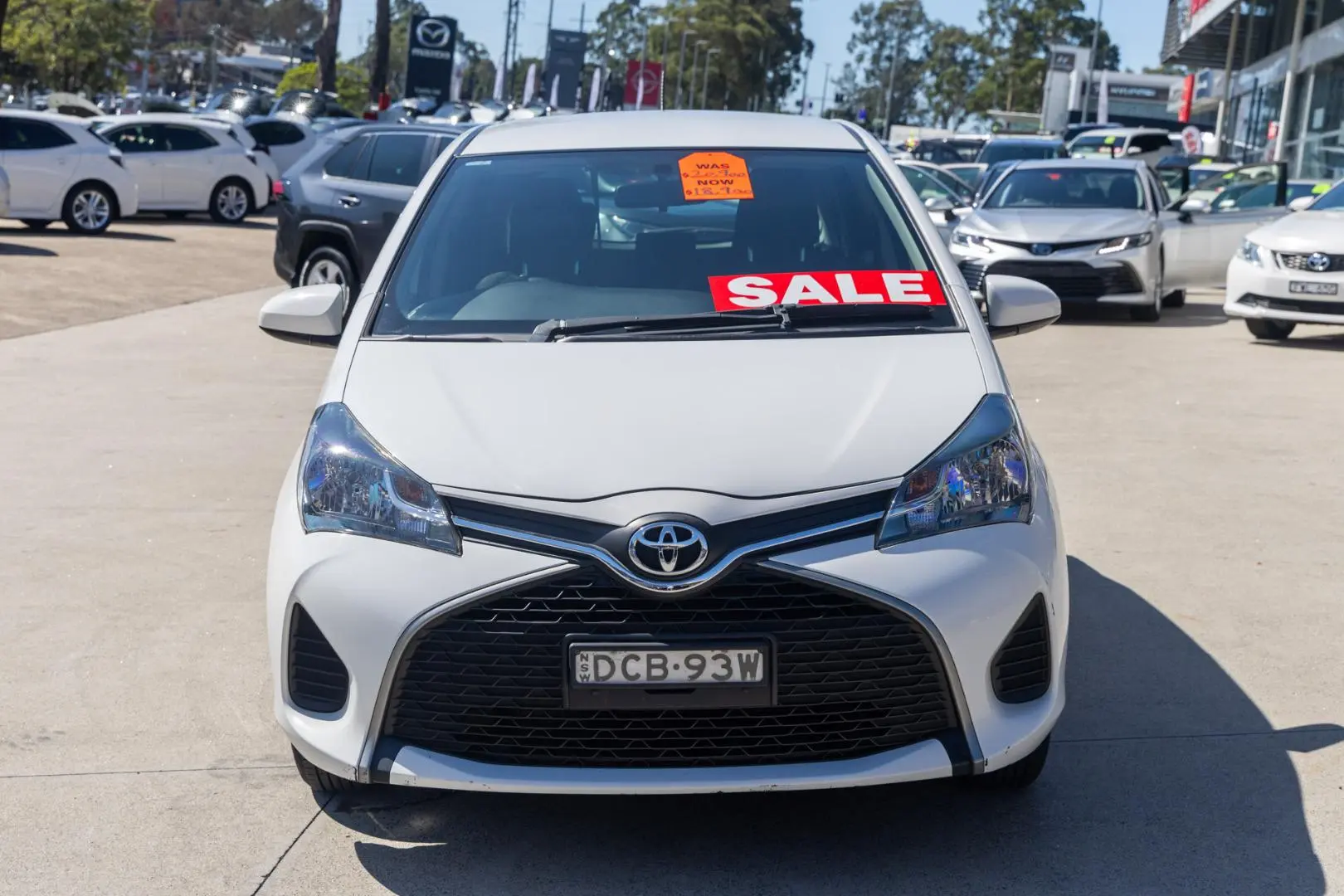 2015 Toyota Yaris Gallery Image 4