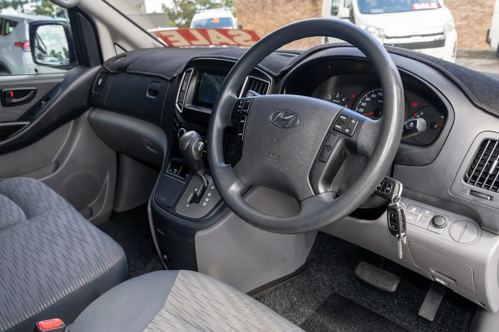 2017 Hyundai iLoad Gallery Image 7