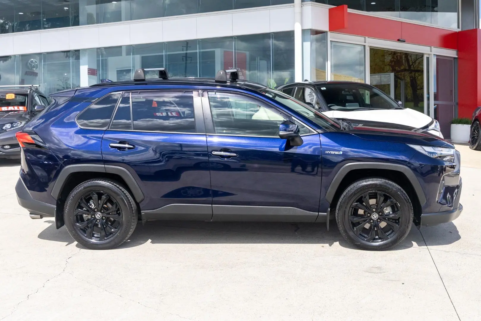 2021 Toyota Rav4 Gallery Image 3