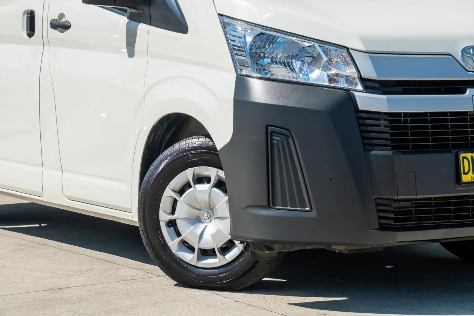 2020 Toyota Hiace Gallery Image 6