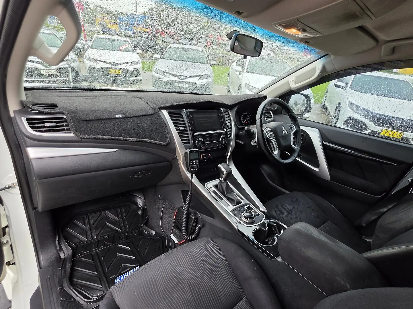 2017 Mitsubishi Pajero Sport Gallery Image 20