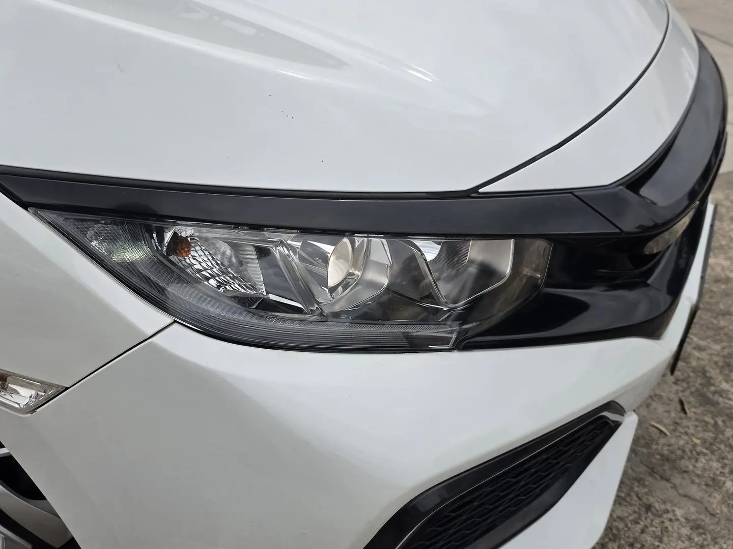 2017 Honda Civic Gallery Image 3