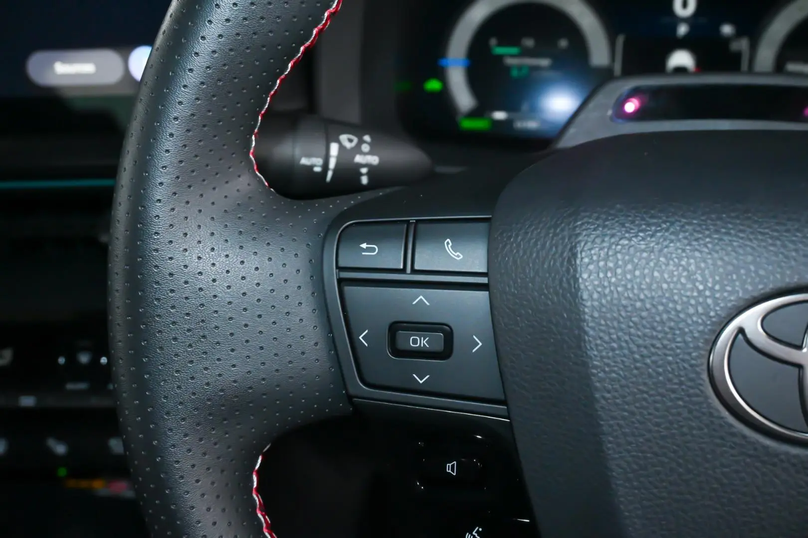 2025 Toyota C-HR Gallery Image 13