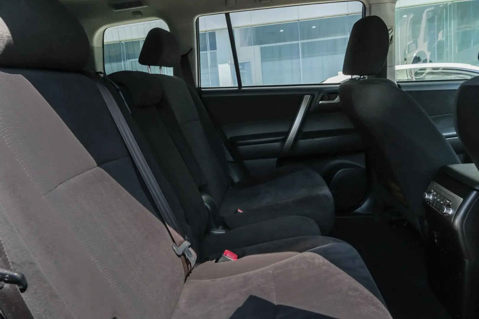 2013 Toyota Kluger Gallery Image 9