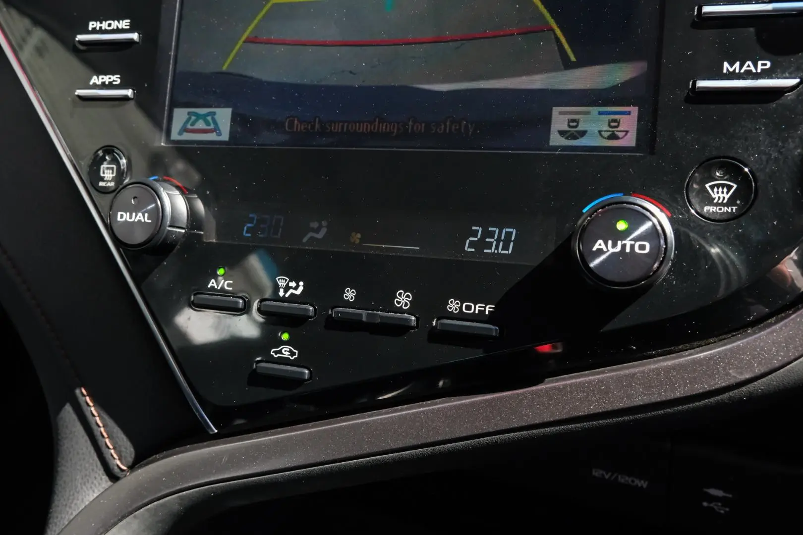 2018 Toyota Camry Gallery Image 14