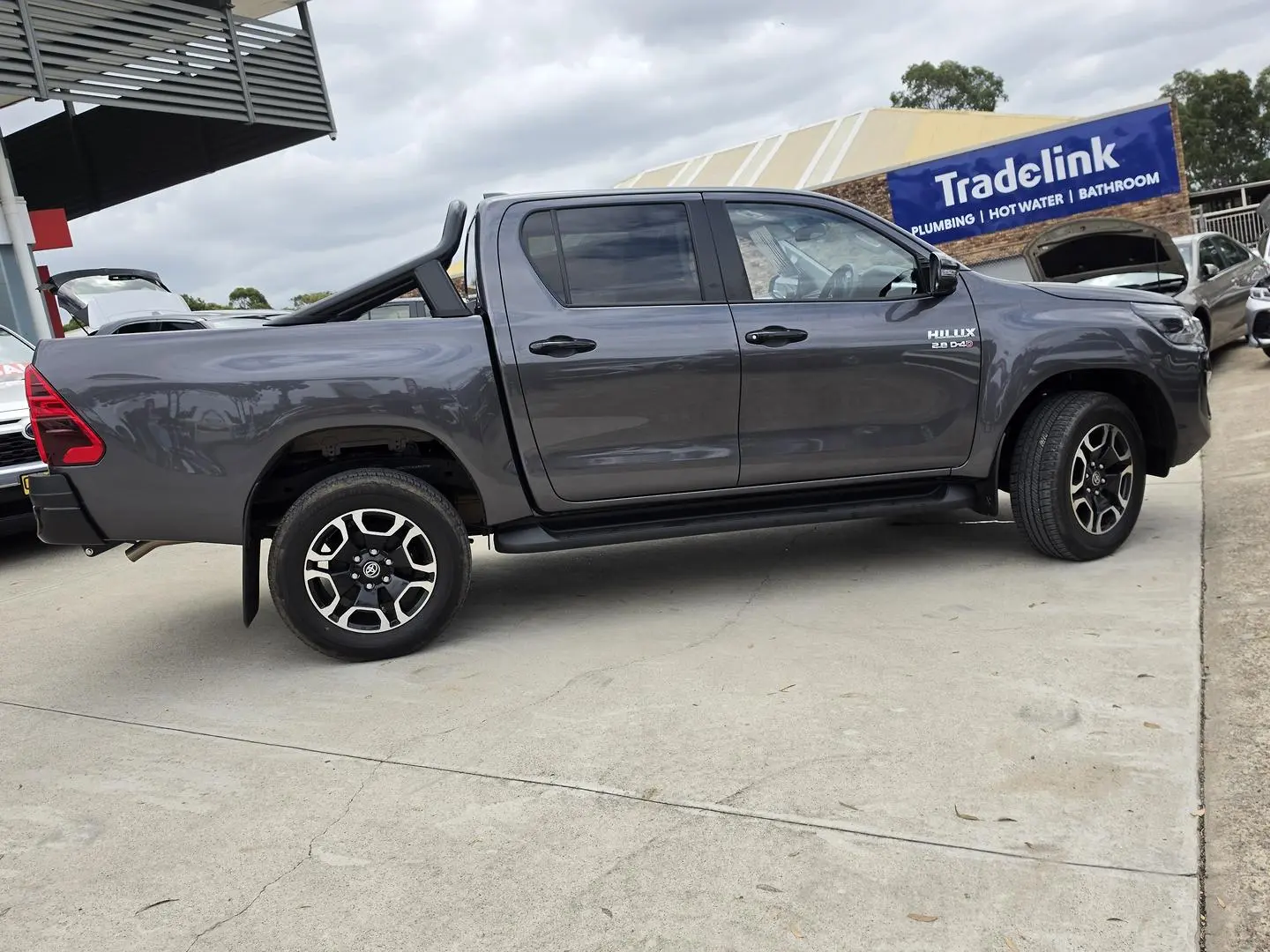 2025 Toyota Hilux Gallery Image 5