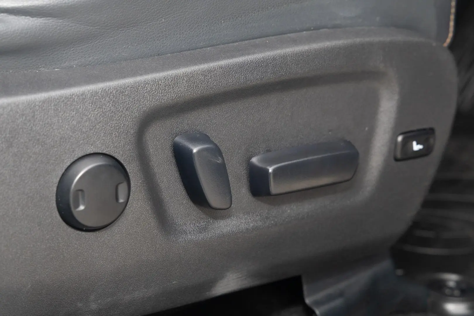 2014 Toyota Kluger Gallery Image 19