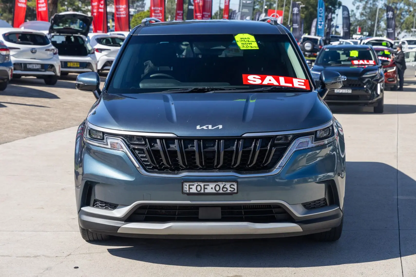 2021 Kia Carnival Gallery Image 4