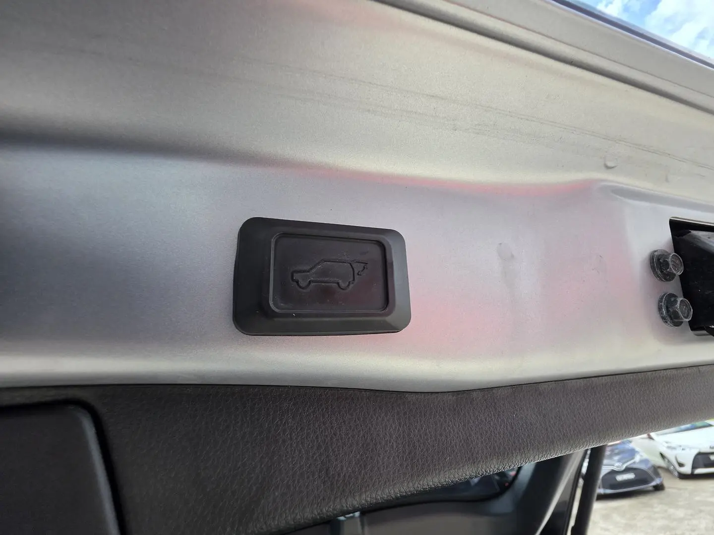 2023 Toyota RAV4 Gallery Image 13