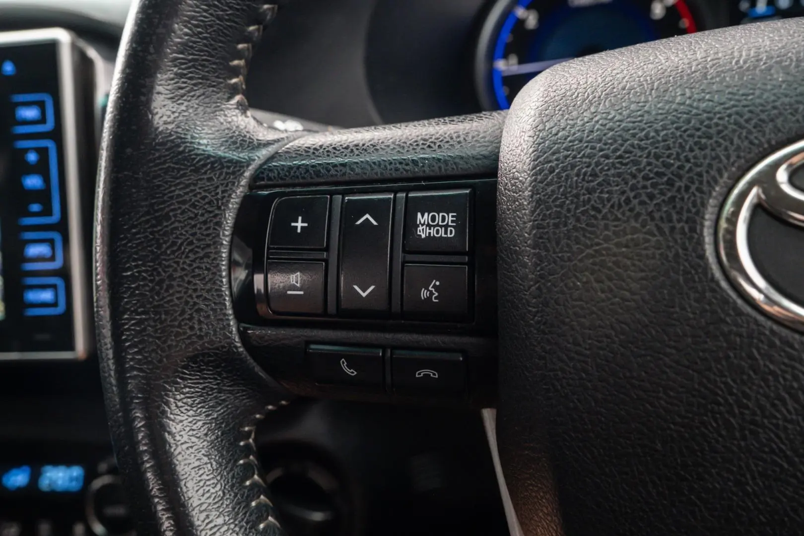 2017 Toyota Hilux Gallery Image 13