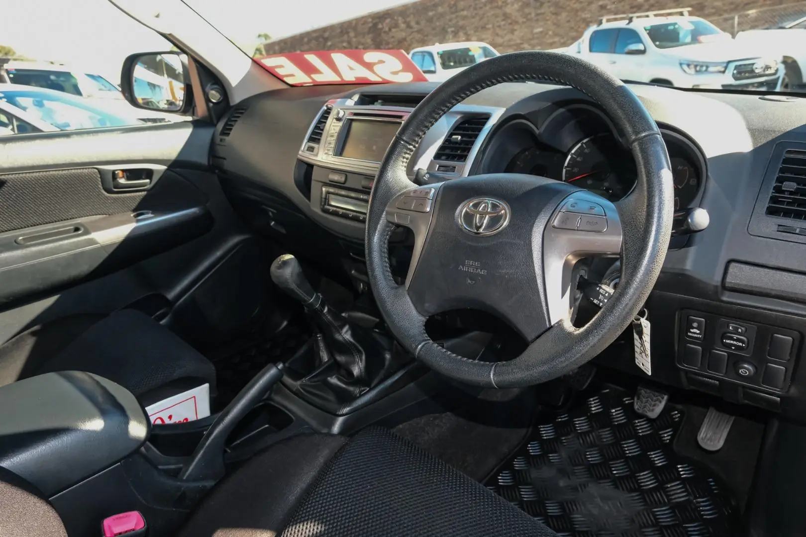 2015 Toyota Hilux Gallery Image 7