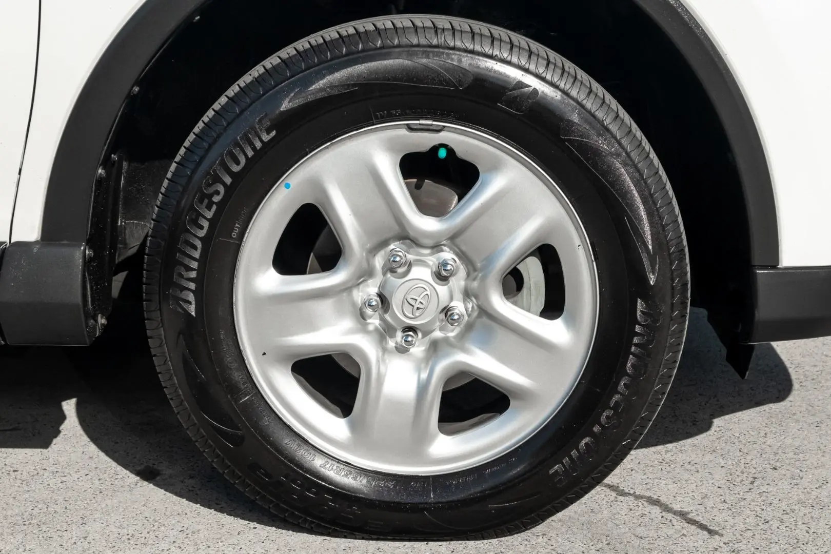 2016 Toyota RAV4 Gallery Image 21