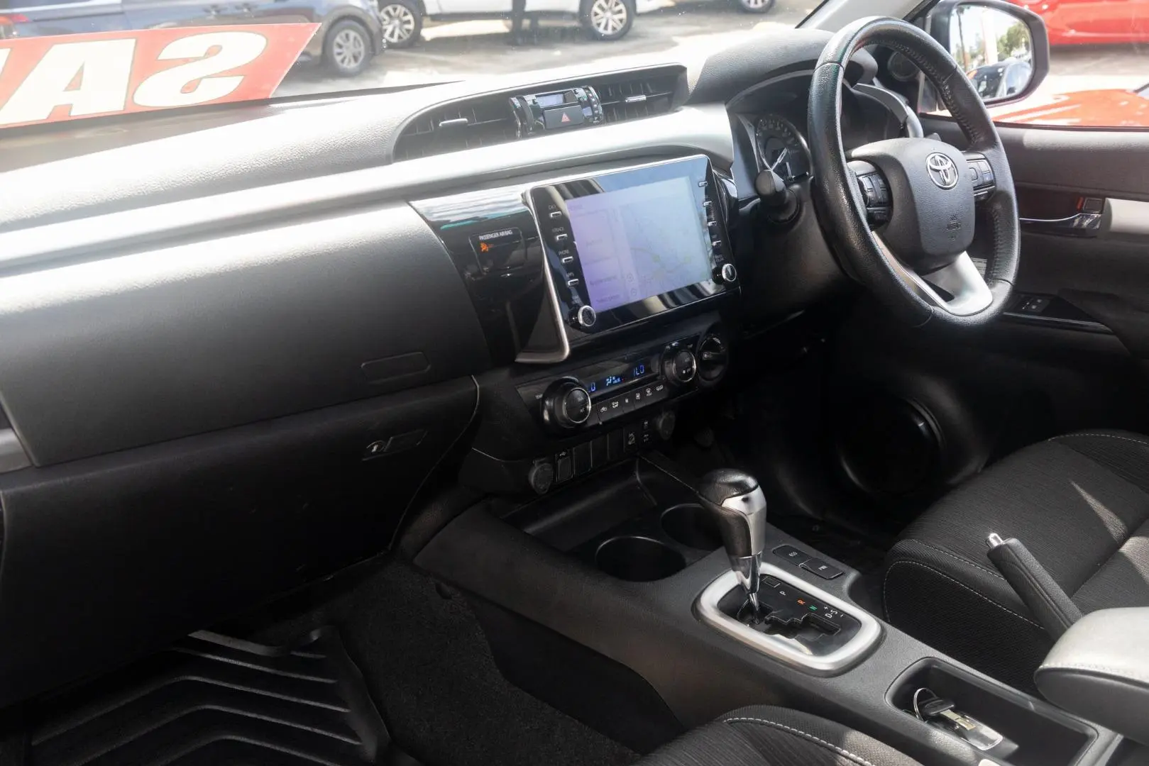 2022 Toyota Hilux Gallery Image 8
