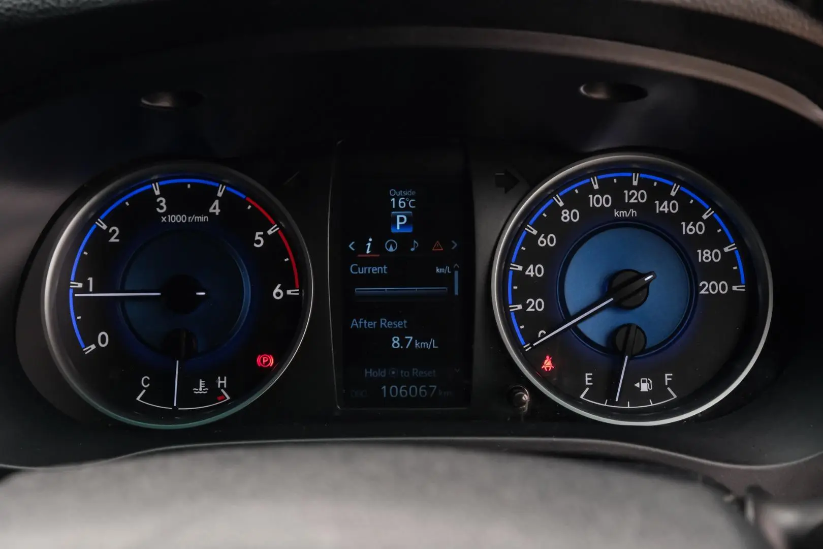 2018 Toyota Hilux Gallery Image 10