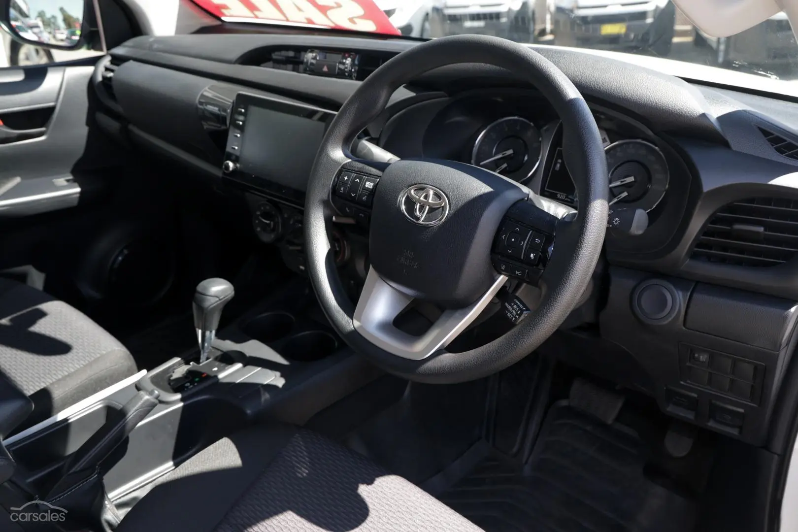 2022 Toyota Hilux Image 7