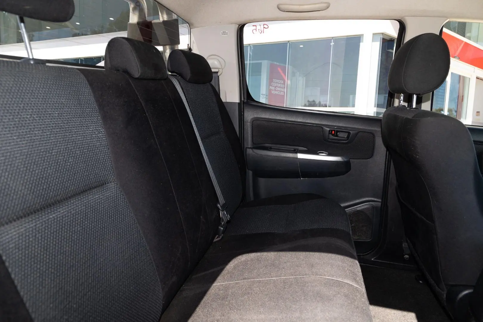 2014 Toyota Hilux Gallery Image 9