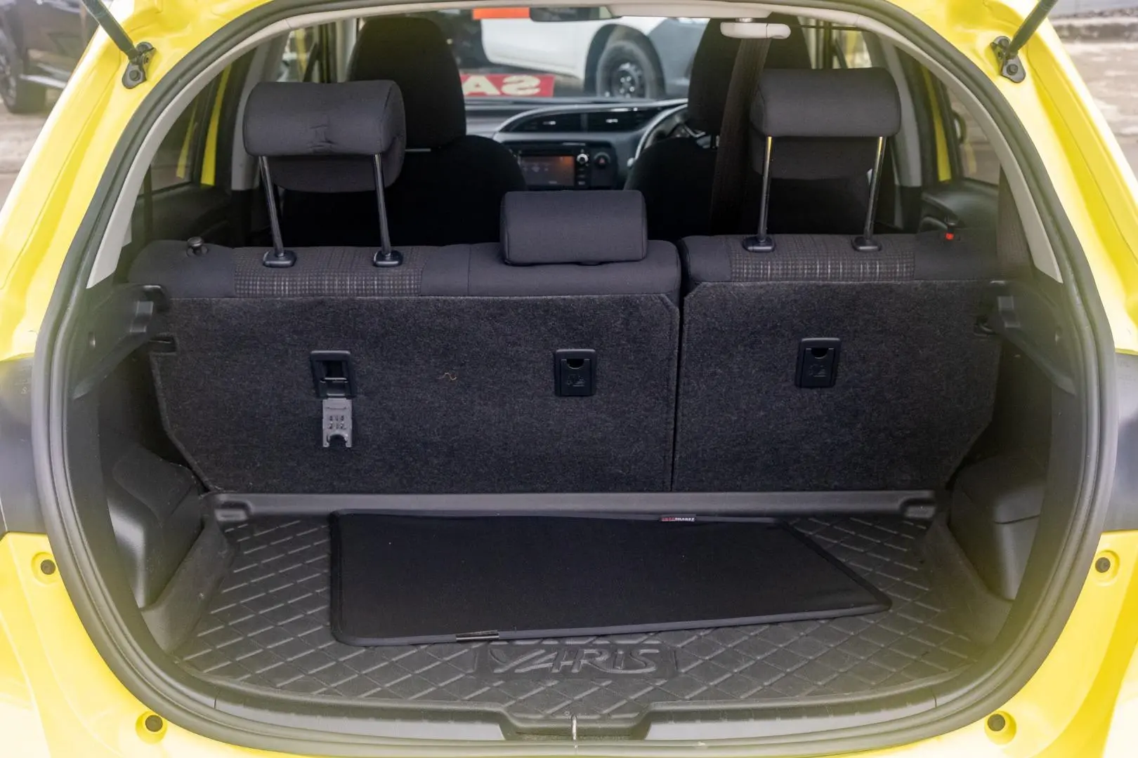 2017 Toyota Yaris Gallery Image 19