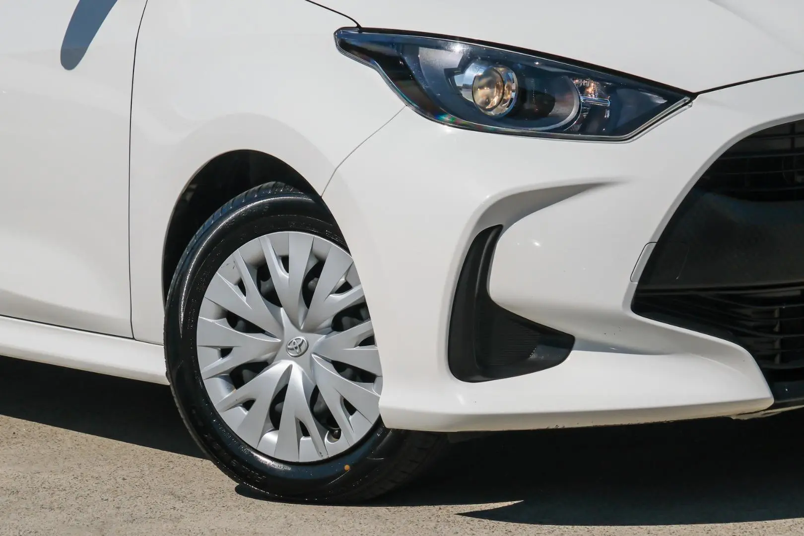 2023 Toyota Yaris Gallery Image 6