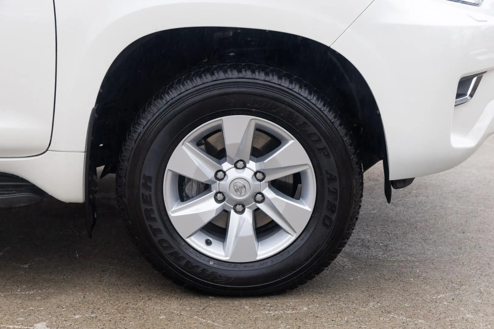 2022 Toyota Landcruiser Prado Gallery Image 20