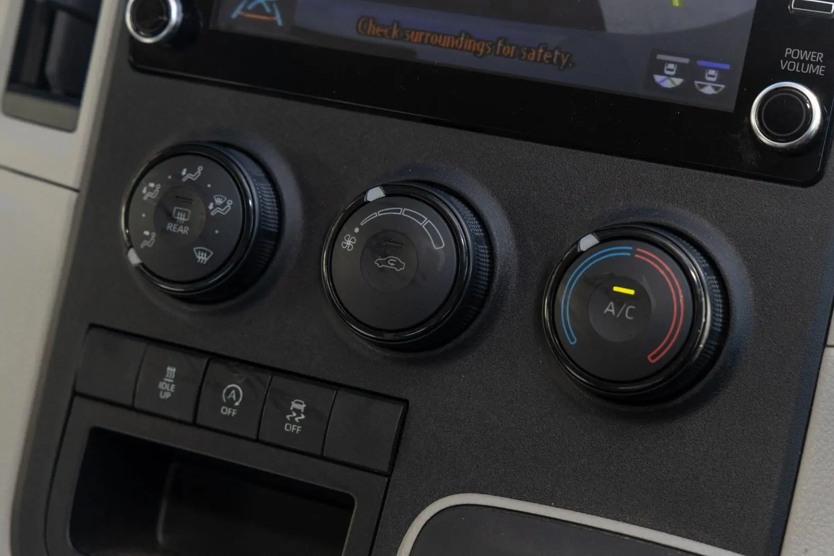 2022 Toyota Hiace Gallery Image 16
