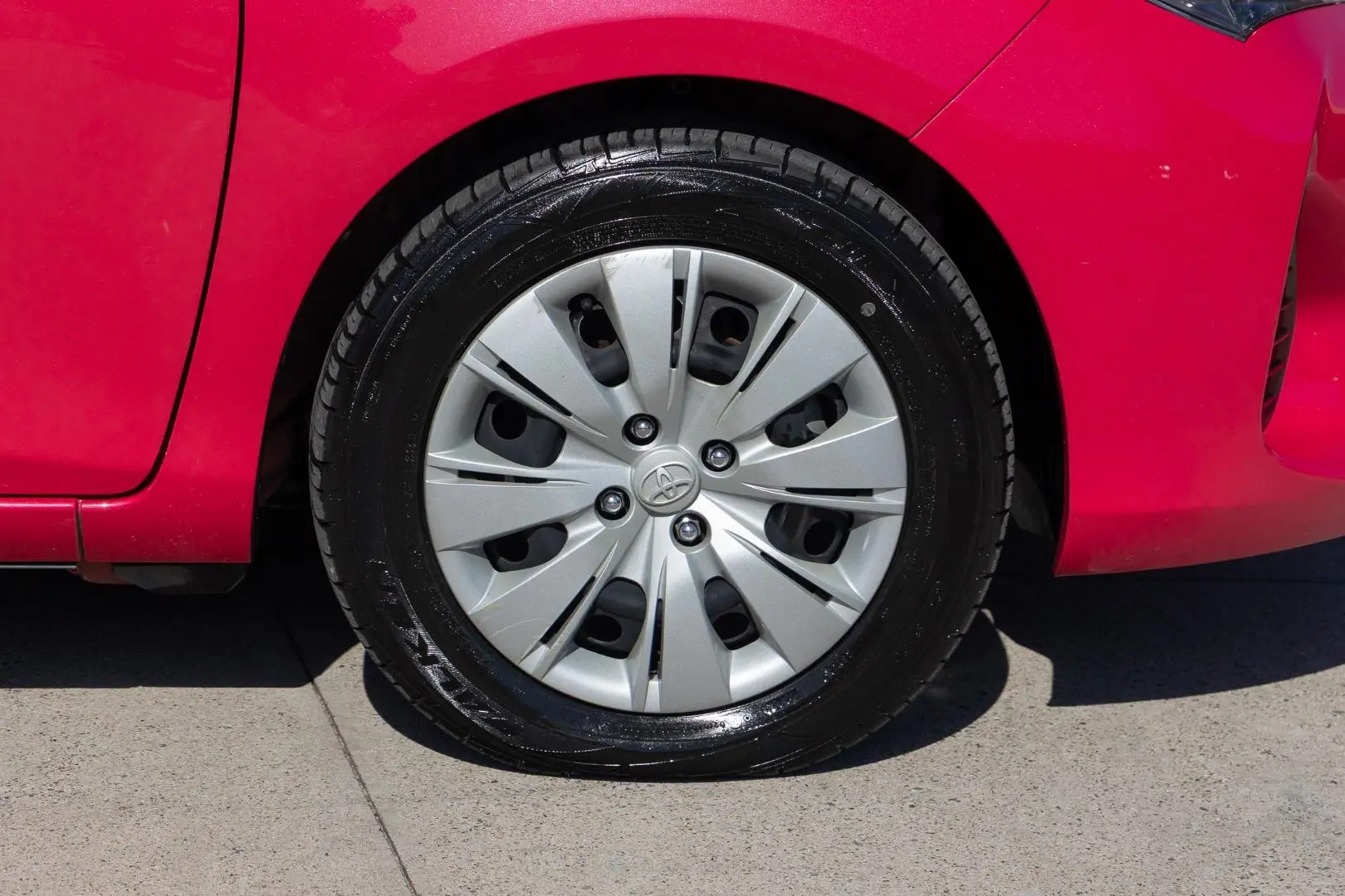 2016 Toyota Yaris Gallery Image 20
