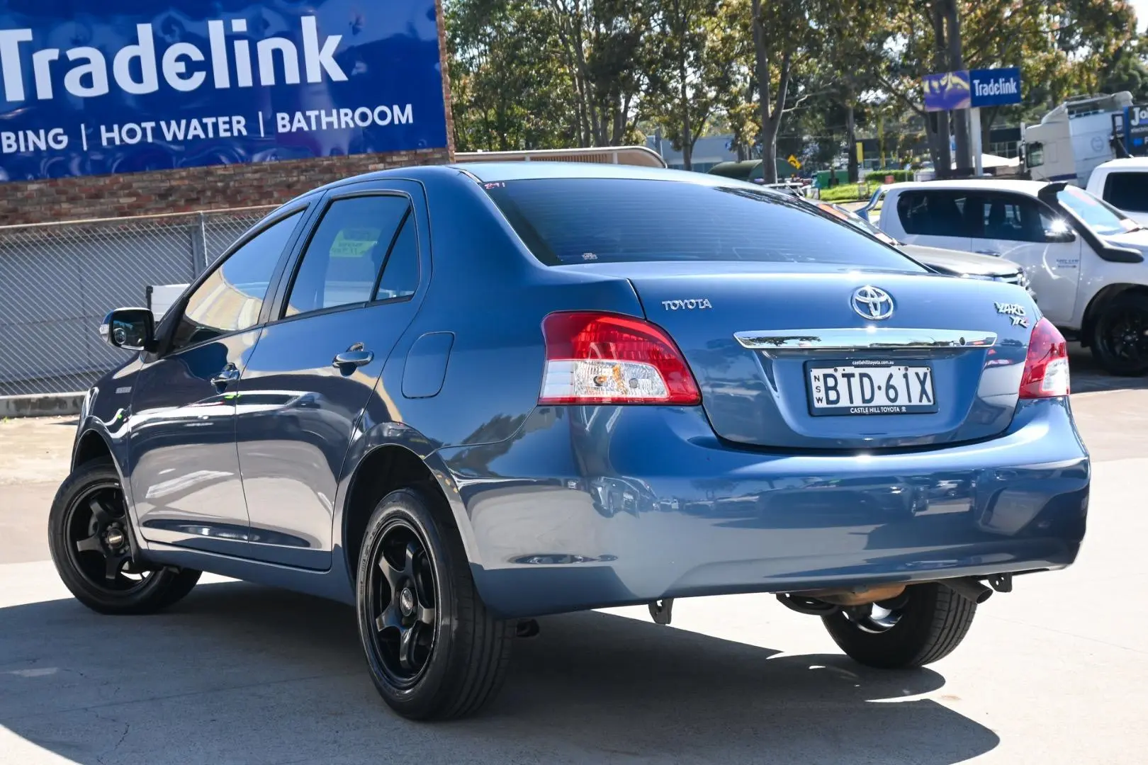 2010 Toyota Yaris Gallery Image 2
