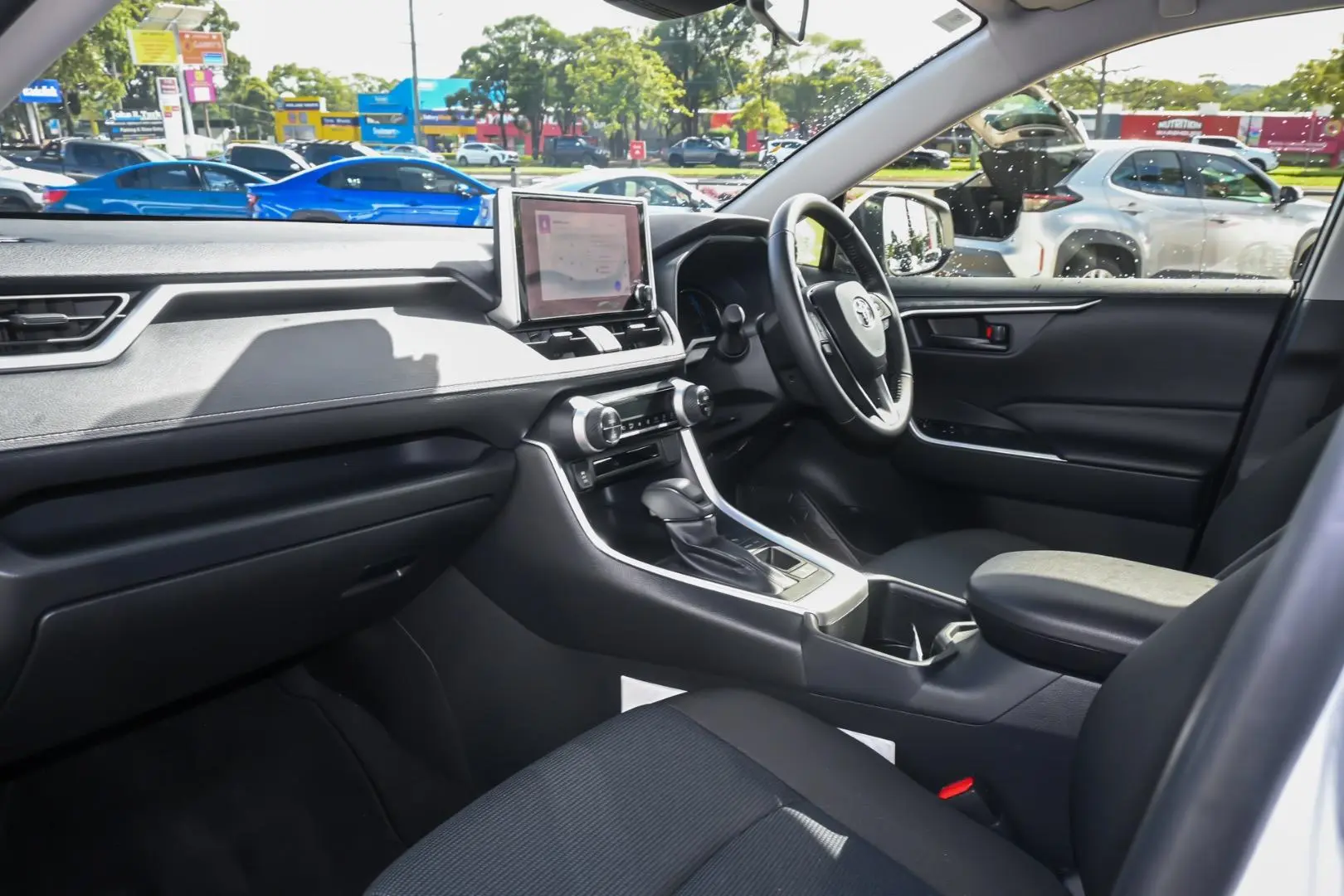 2025 Toyota RAV4 Gallery Image 8