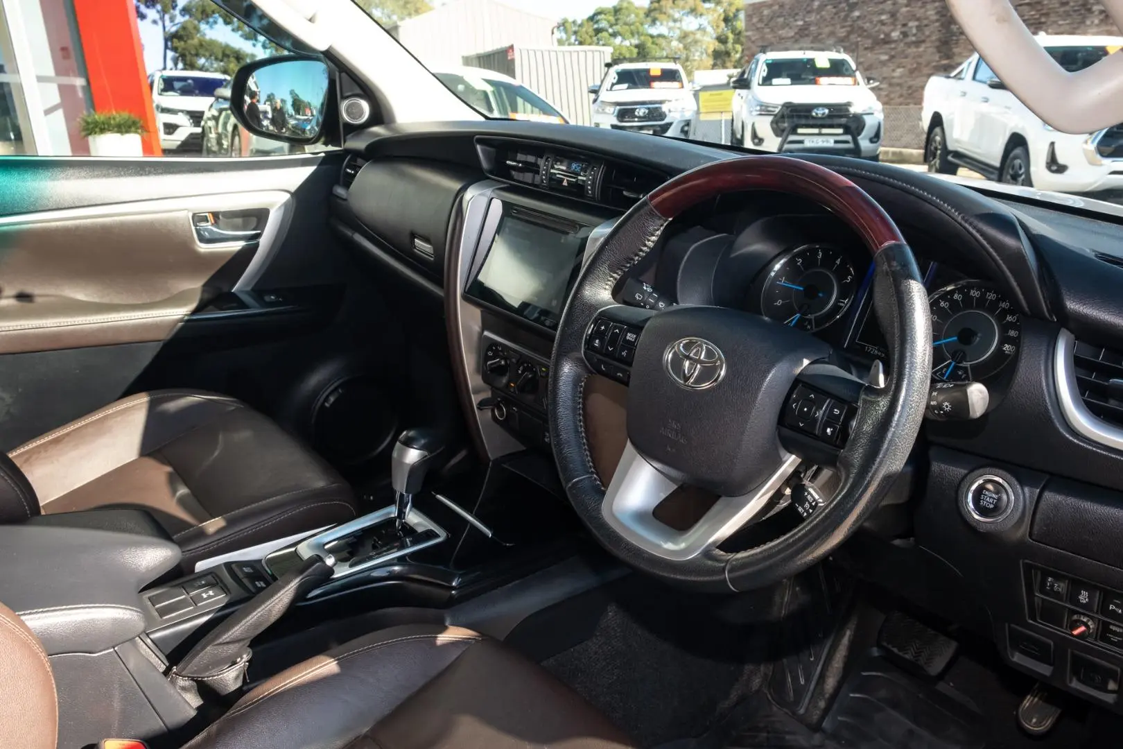 2017 Toyota Fortuner Gallery Image 7