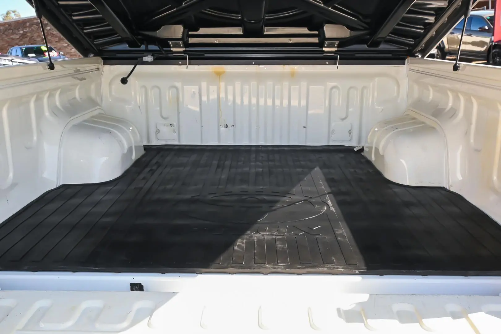 2020 Toyota Hilux Gallery Image 21