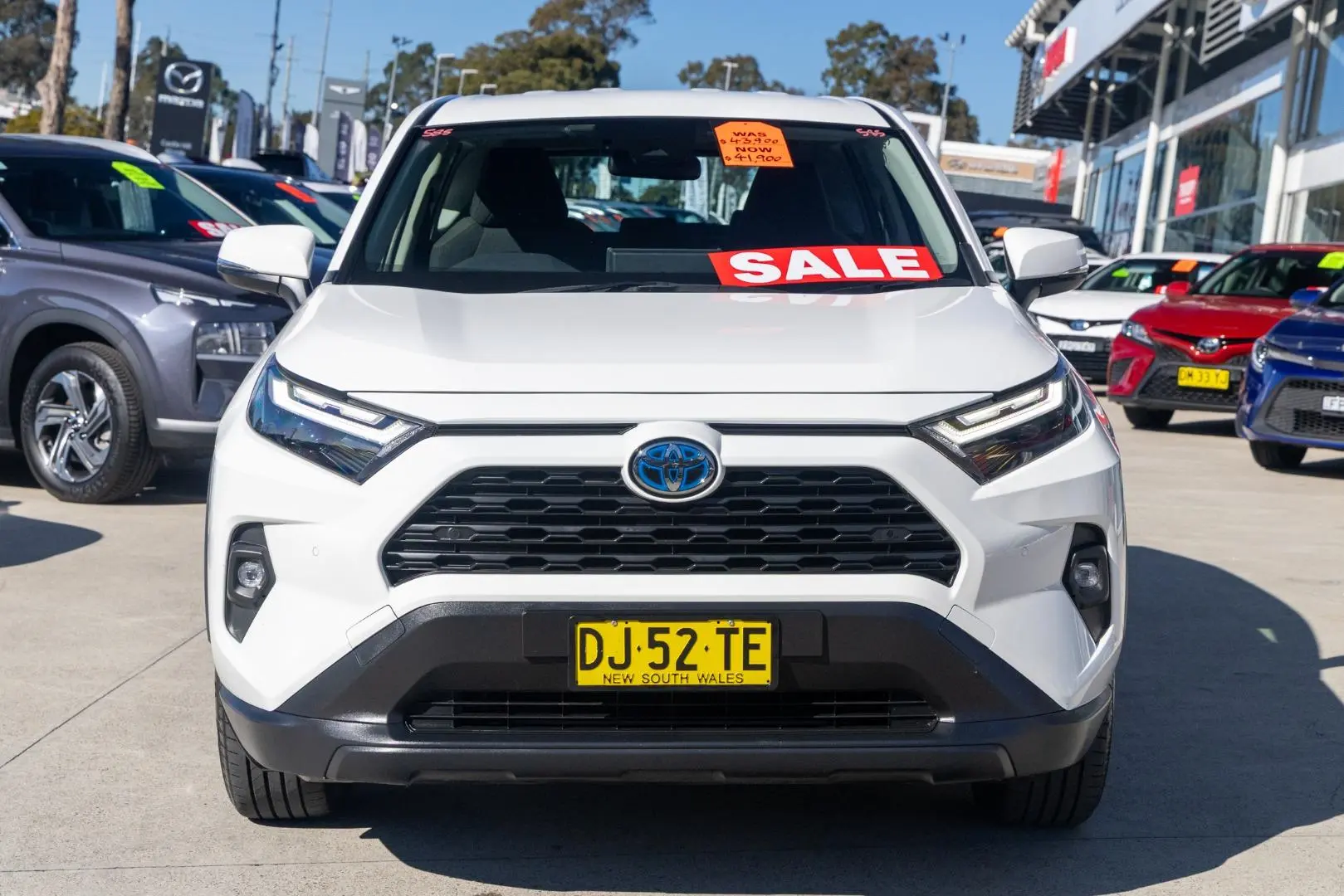 2023 Toyota RAV4 Gallery Image 4
