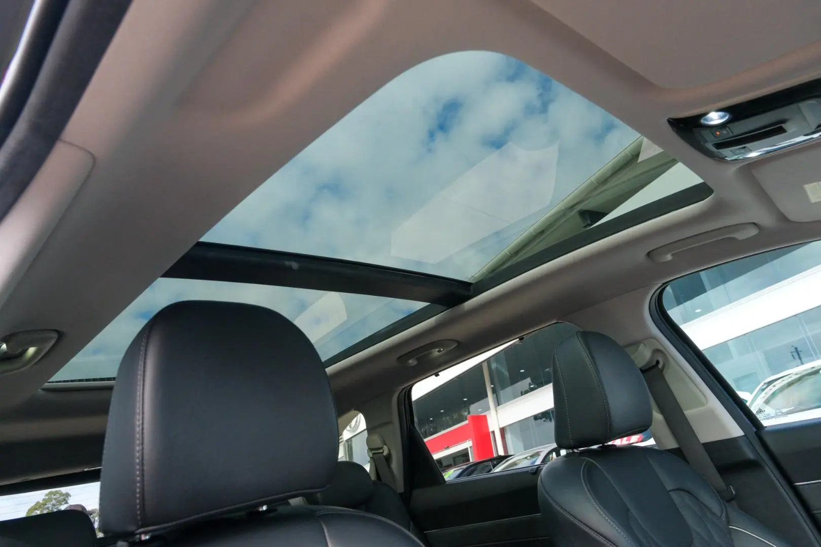 2023 Kia Sorento Gallery Image 18