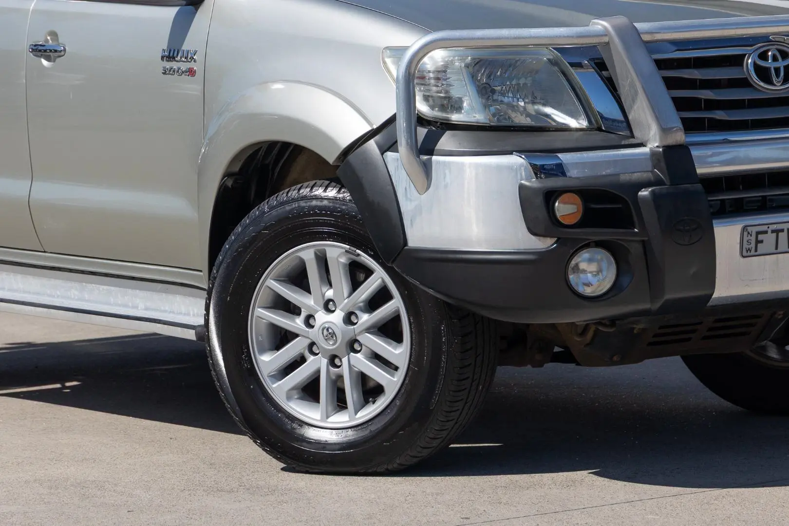 2014 Toyota Hilux Gallery Image 6