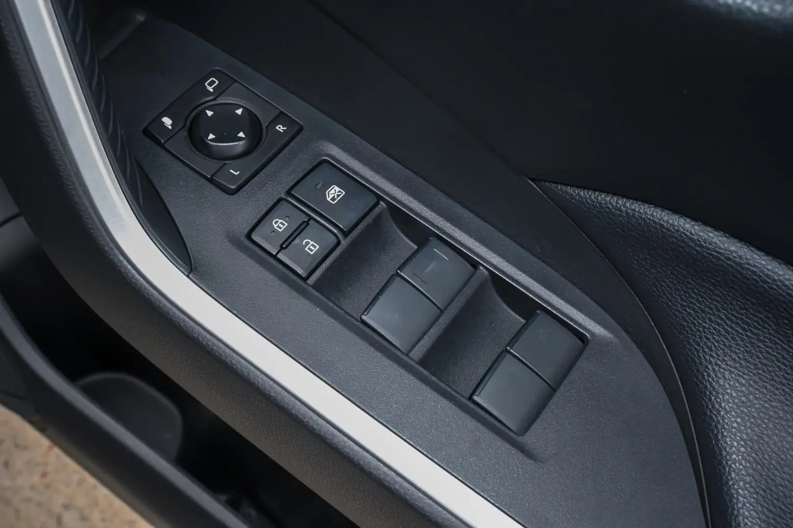 2021 Toyota RAV4 Gallery Image 10