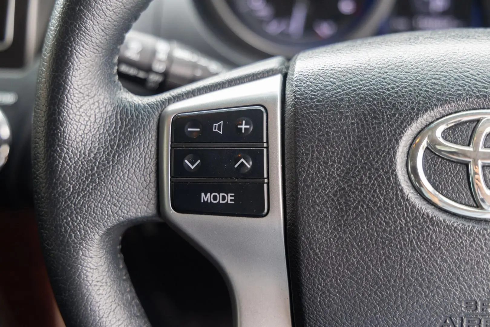 2017 Toyota Landcruiser Prado Gallery Image 14