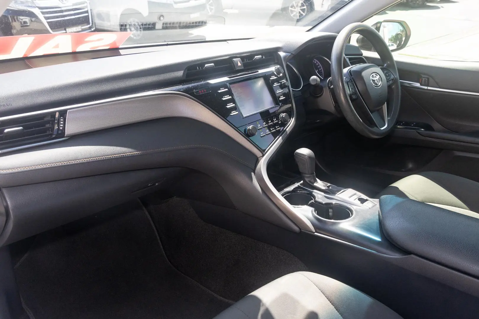 2020 Toyota Camry Gallery Image 10