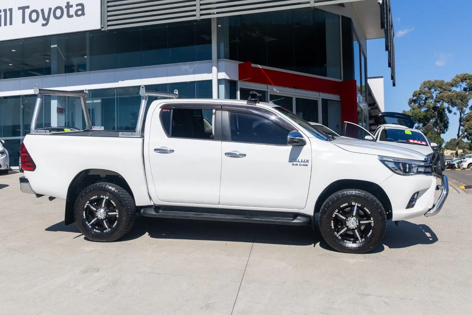 2018 Toyota Hilux Gallery Image 3