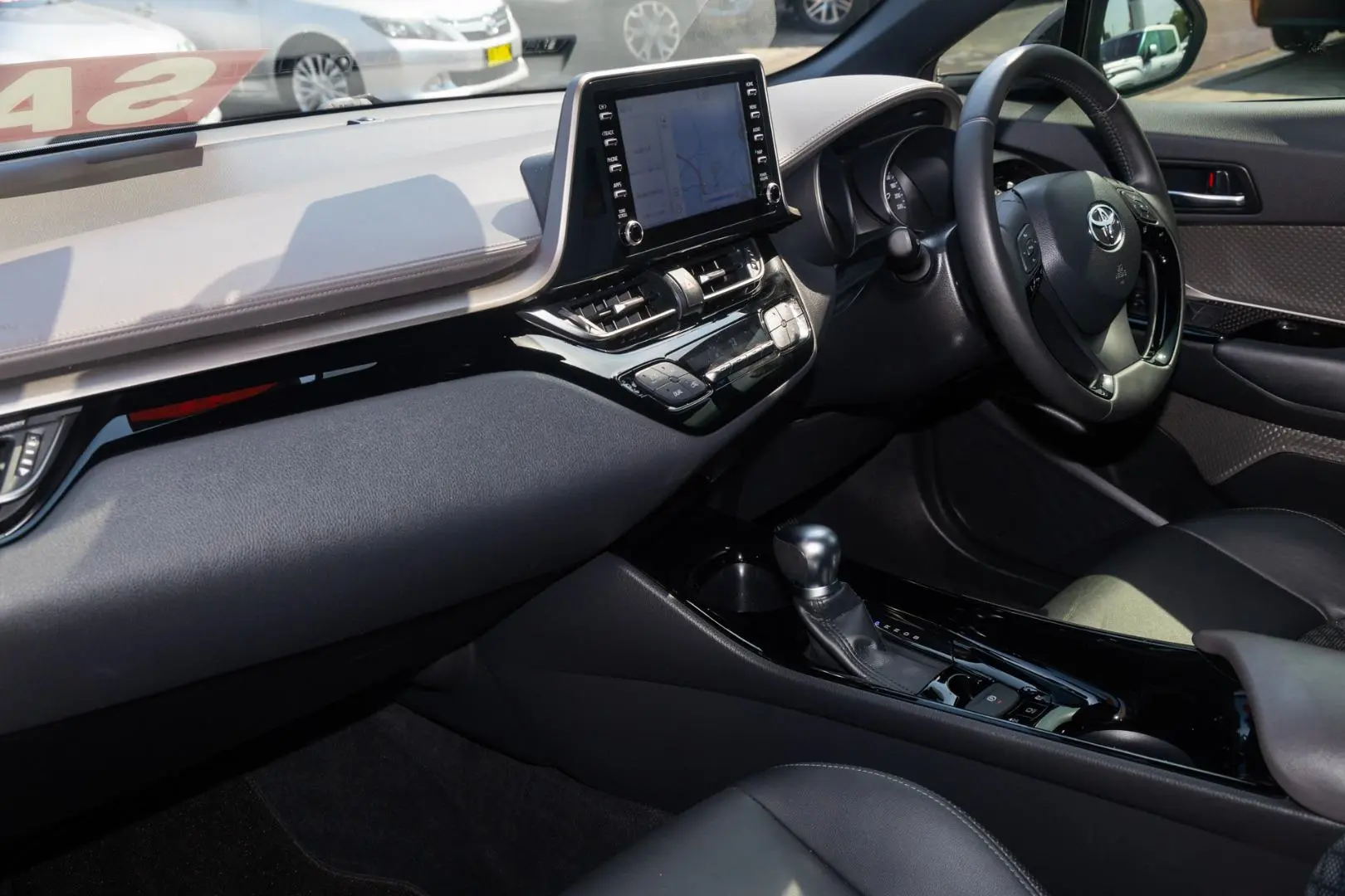 2020 Toyota C-HR Gallery Image 8