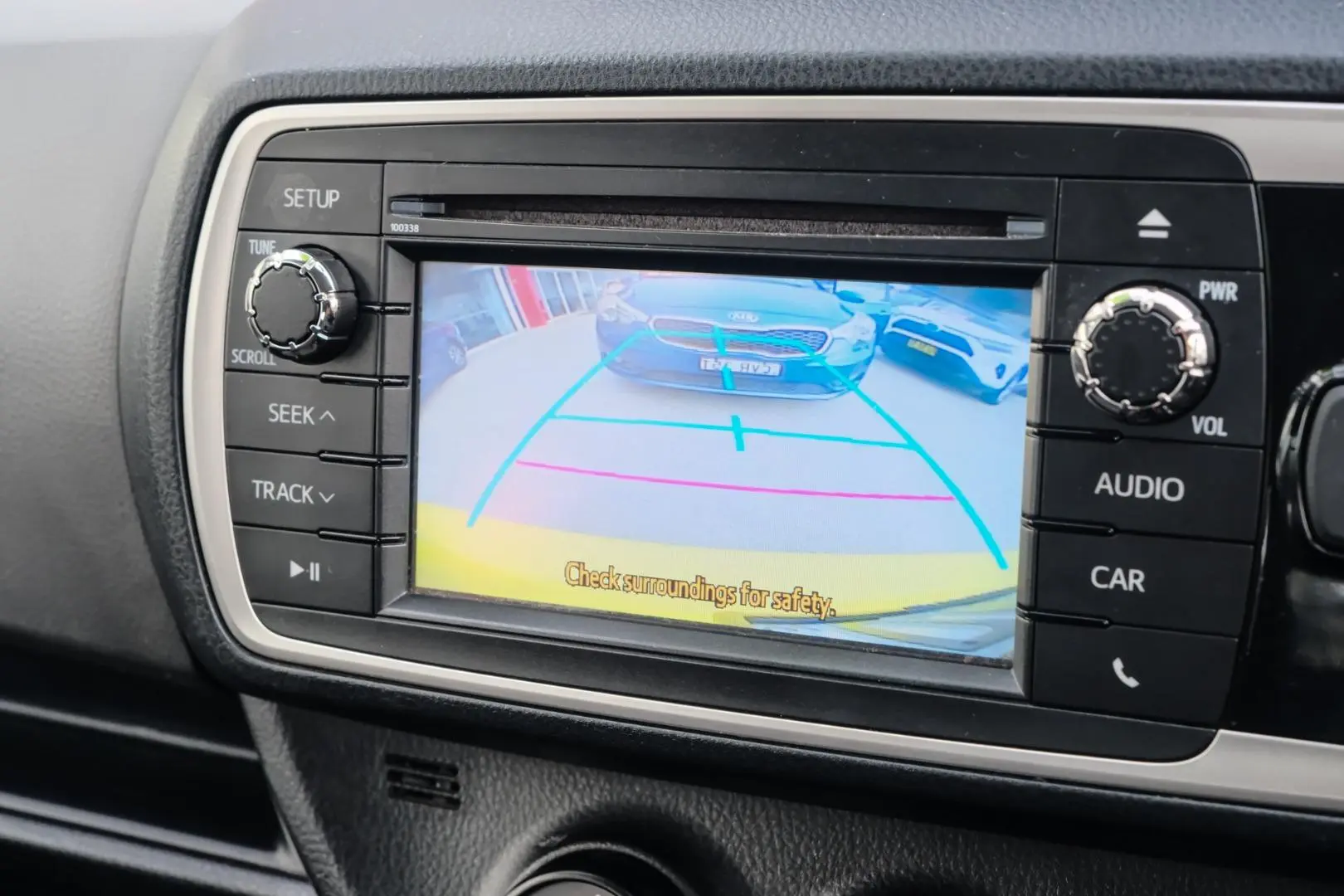 2016 Toyota Yaris Gallery Image 11