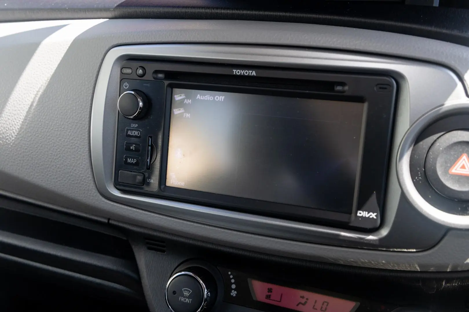 2012 Toyota Yaris Gallery Image 15